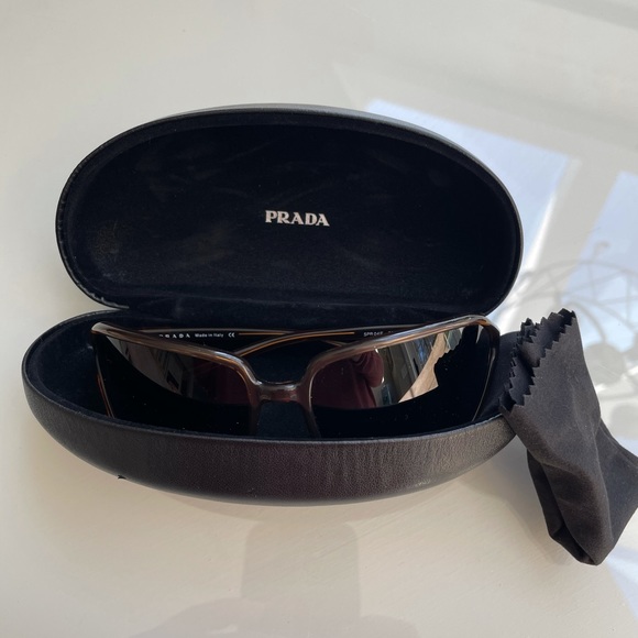 authentic Prada sunglasses - Picture 6 of 8